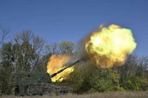 Ukrainische Artillerie in der Region Donezk Ende September