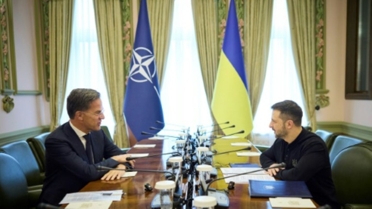 Rutte (l.) und Selenksyj in Kiew