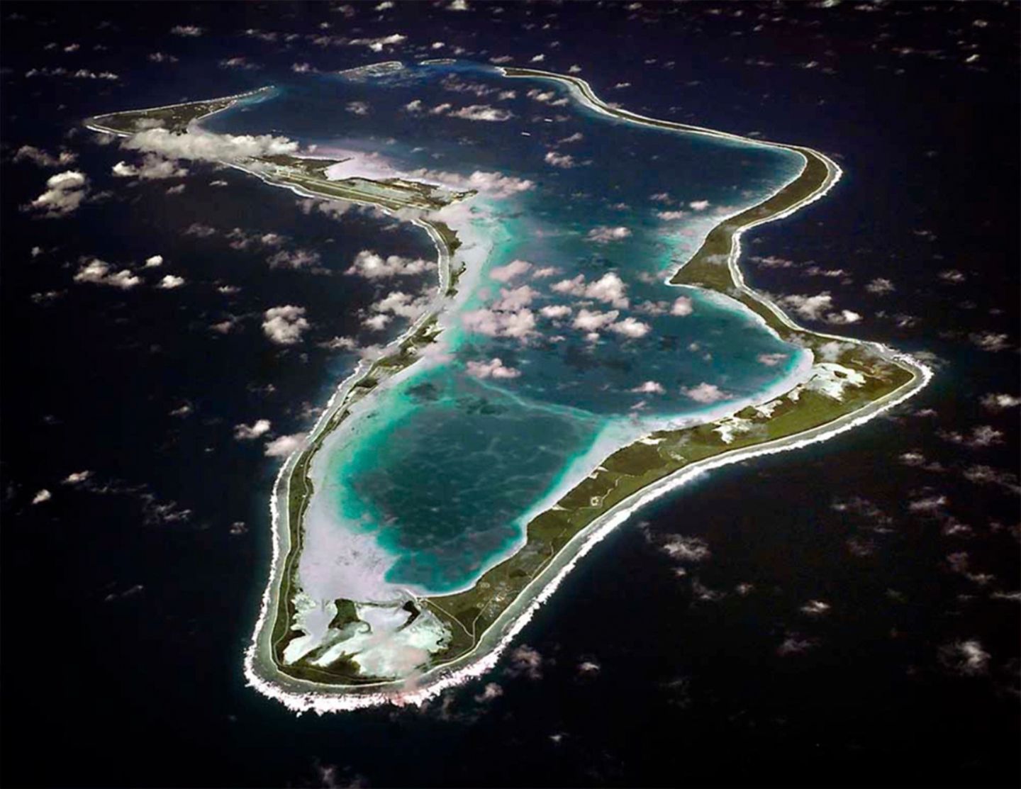 Niet meer dan een deel van de grootste Britse strijdmacht: Diego Garcia, het grootste eiland van de Chagos-eilanden, is een grote Amerikaanse strijdmacht in de Indische Oceaan en is nu een ambtenaar op Mauritius