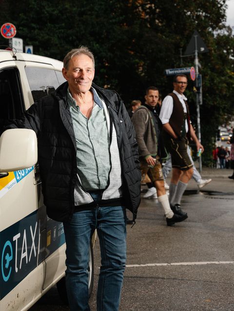 Oktoberfest-Taxifahrer Florian Bachmann auf der Wiesn