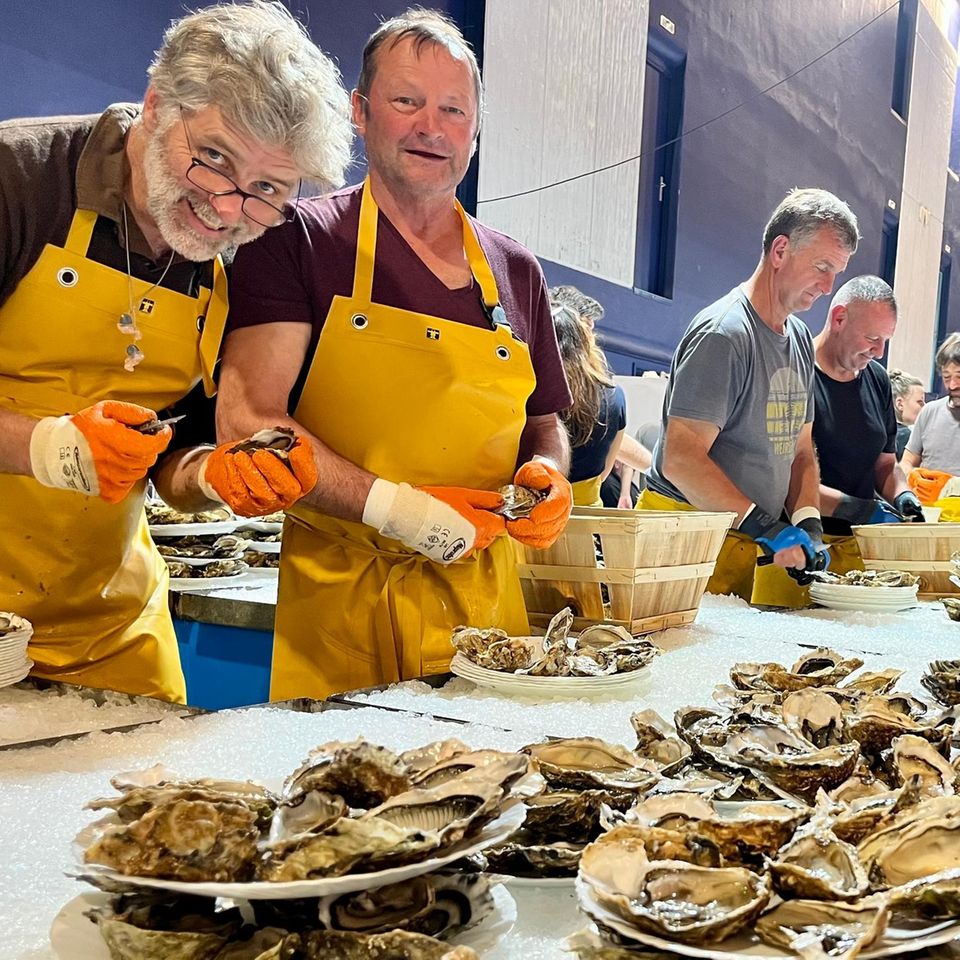 Ein Stand beim Austernfest Dünkirchen in Frankreich