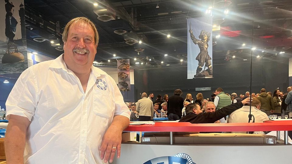 Dünkirchen: Didier Blondez vom Verein "La Bouée Bleue". Das Austernfest soll dazu beitragen, die maritime Kultur zu erhalten Didier Blondez vom Verein "La Bouée Bleue". Das Austernfest soll dazu beitragen, die maritime Kultur zu erhalten