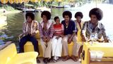Janet Jackson im Jahr 1978 mit ihren Brüdern Marlon, Michael, Tito, Randy und Jackie (v.l.) 