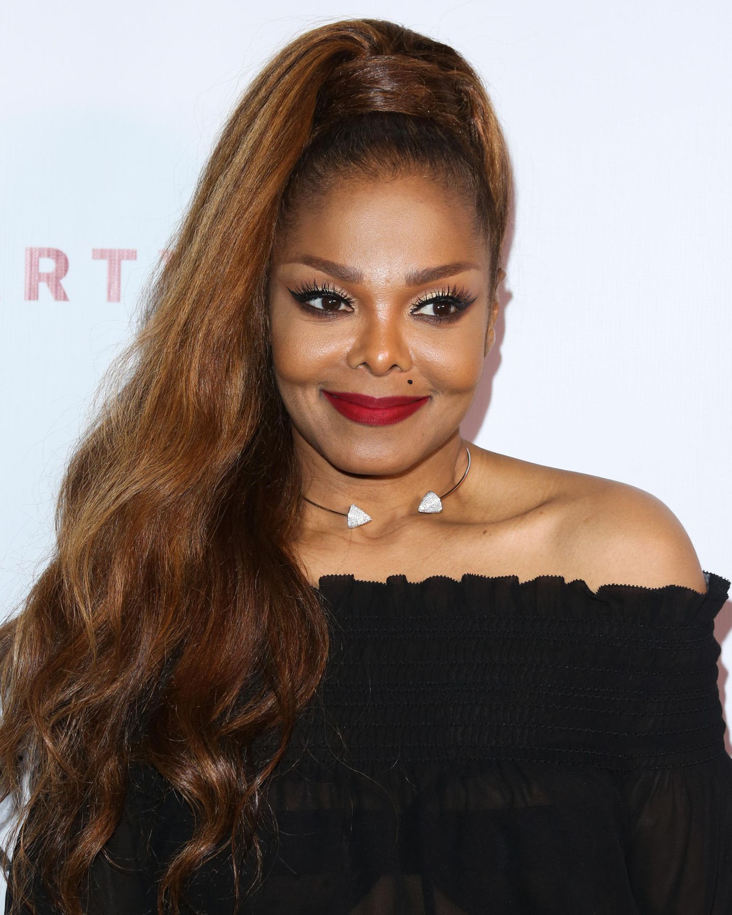 Janet Jackson bei einer Veranstaltung im Jahr 2017, nur wenige Monate zuvor war sie erstmals im Alter von 50 Jahren Mutter geworden