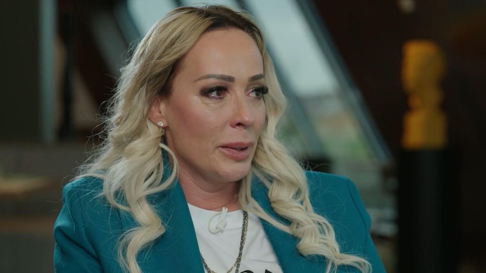 Nach einem Schlagabtausch inklusive Anwaltschreiben mit ihrem Sohn David im Netz, will die Ex-Frau von Ralf Schumacher nun eine Pause von den sozialen Medien machen. 