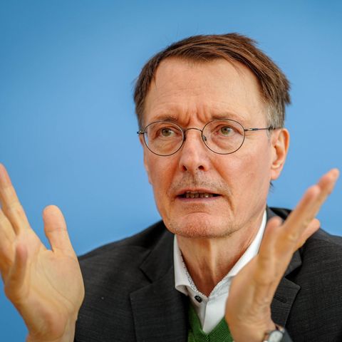 verantwortlich für die Pflegeversicherung: Bundesgesundheitsminister Karl Lauterbach