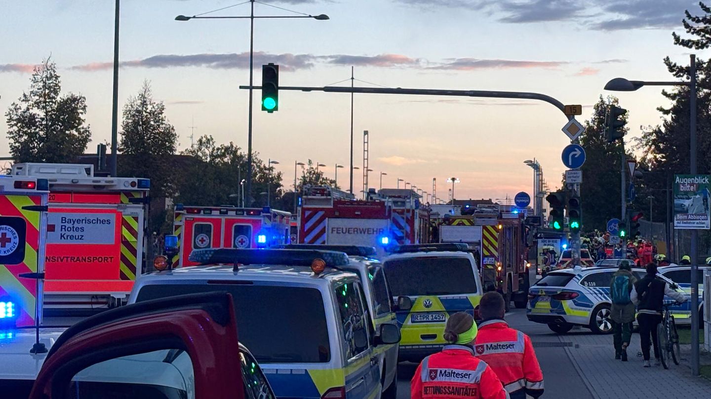 Regensburg: Linienbusse stoßen zusammen – Dutzende Verletzte