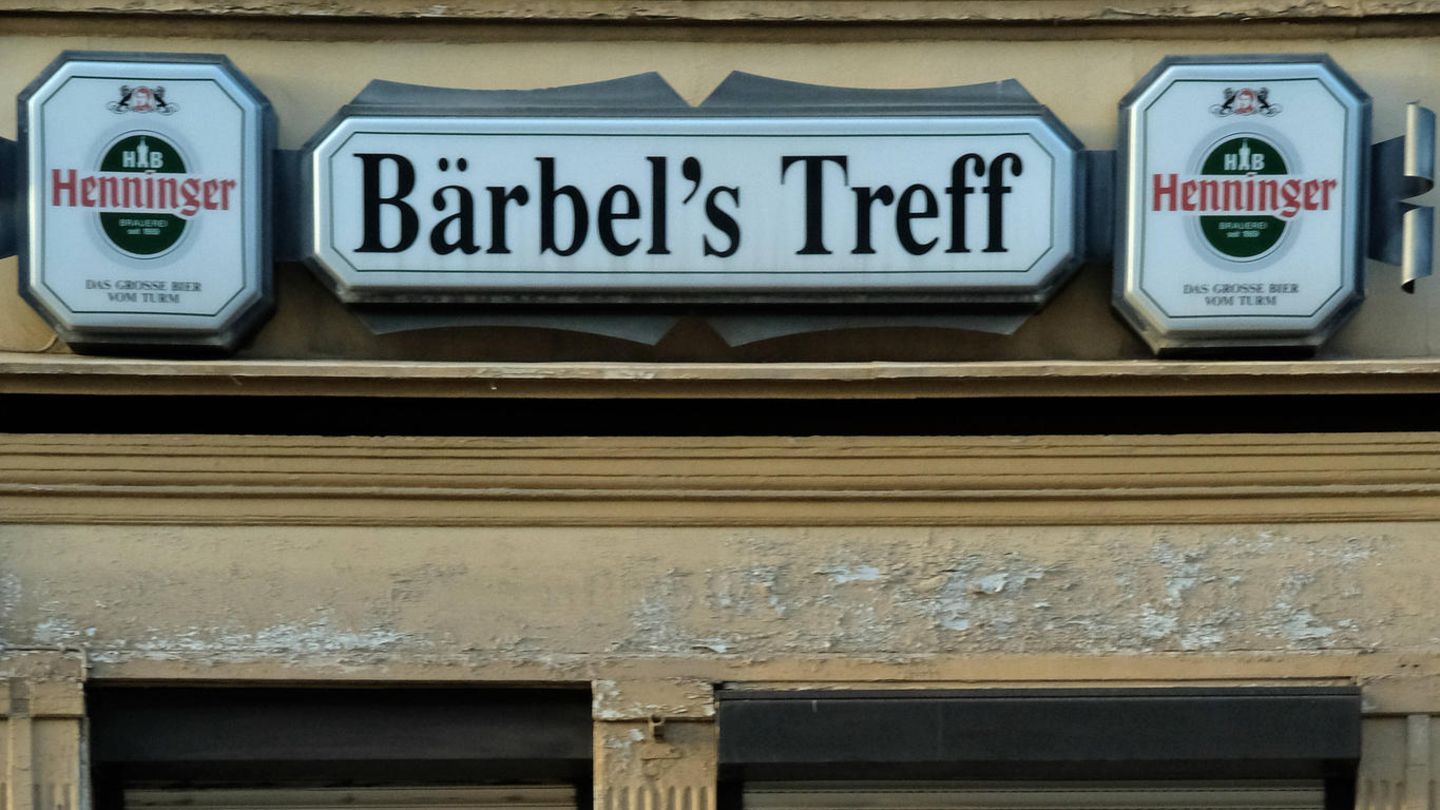 Eine Imbiss mit dem Reklame 'Bärbel's Imbiss'