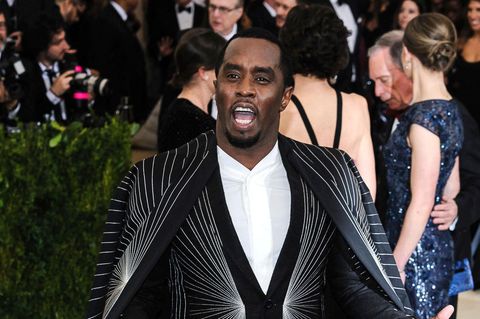 P. Diddy im schwarzen Anzug bei einer Veranstaltung