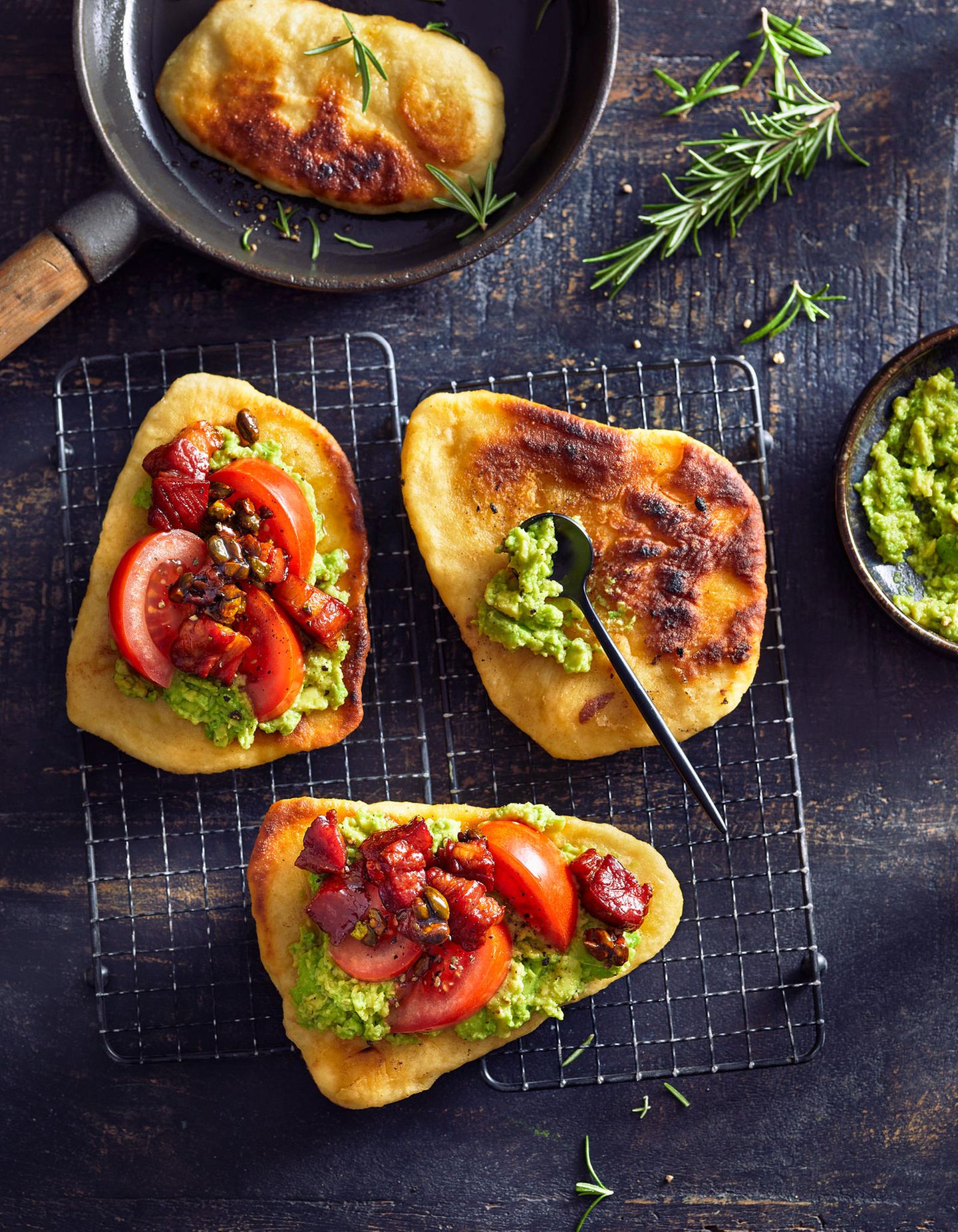 Blitzrezept: Pita-Taler mit Honig-Bacon und Avocado