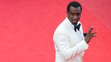 Sean Combs ist offiziell umbenannt: In einem Instagram-Post präsentiert der Musiker 2021 seinen neuen Führerschein mit dem Namen: "Sean Love Combs"