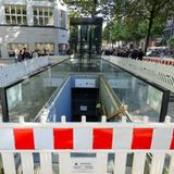 Los geht's in Hamburg: Die öffentliche Toilette an der Mönckebergstraße in der Innenstadt ist für rund zwei Millionen Euro saniert worden. Doch nur drei Monate danach musste sie wegen eines Wasserschadens wieder geschlossen werden