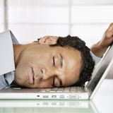 Kommunaler Beamter soll im "Dauer-Homeoffice" vergessen worden sein   Die Verbandsgemeinde Betzdorf-Gebhardshain in Rheinland-Pfalz hat nach Darstellung des Steuerzahlerbunds einen Beamten fünf Jahre lang im Dauer-Homeoffice vergessen. Er habe keine Aufgaben bekommen, sei aber weiter bezahlt worden. Den Schaden beziffert der Steuerzahlerbund auf rund 600.000 Euro