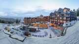 Auch das Hotel Cristal im Eggental ist ein familiengeführtes Haus und die Skipiste ist direkt vor der Tür. Eine Haslauer-Wanne (Fango), ein Tauchbrunnen, Aromabäder und zwei Pools reizen zum Lieber-Drinnen-Bleiben. Bozen, die Metropole Südtirols ist 30 Autominuten entfernt.   Eine Woche für zwei Personen, Mitte Januar 2025: ab 2842 Euro  Obereggen 3, 39050 Deutschnofen  Weitere Infos und Buchungen über die Website