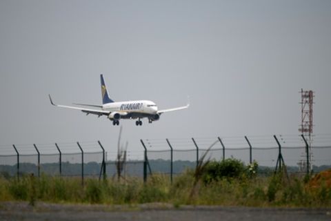 Ryanair-Flugzeug im Landeanflug