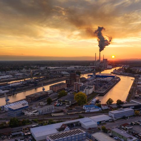 Übersicht über Karlsruhe mit dem Rheinhafen