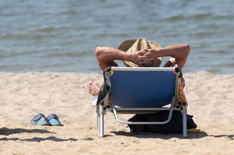In der kommenden Saison steigen die Preise für den Sommerurlaub spürbar. Mit diesem Tipp können Sie bei der nächsten Reise dennoch sparen - und Sommer, Sonne, Strand genießen.