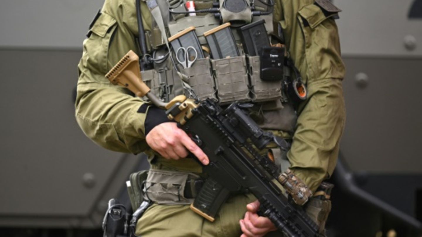 Ein Polizist der GSG 9