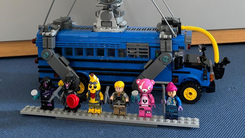Lego Fortnite: Vier Sets im stern-Check Lego Fortnite: Der Schlachtenbus und seine Fahrgäste