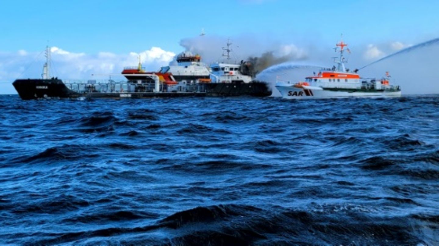 Brennender Tanker "Annika" auf Ostsee