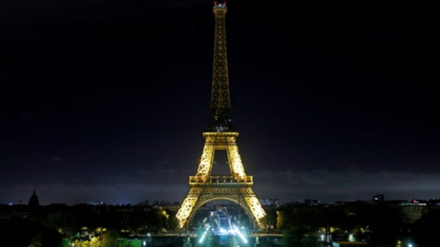 Pariser Eiffelturm bei Nacht