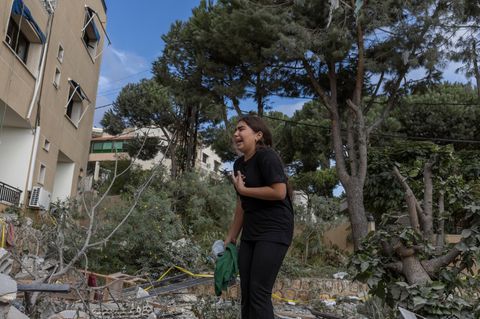 Lulu Shalhoub, 13, deren Eltern beim israelischen Luftangriff auf das deutsch-libanesische Begegnungszentrum "Dar Assalam" südlich von Beirut im Libanon gestorben sind.