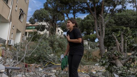 Lulu Shalhoub, 13, deren Eltern beim israelischen Luftangriff auf das deutsch-libanesische Begegnungszentrum "Dar Assalam" südlich von Beirut im Libanon gestorben sind.