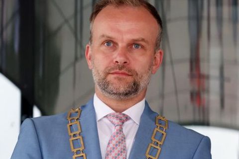 Silvio Witt hat sich zu den Gründen für seinen angekündigten Rücktritt als OB von Neubrandenburg geäußert. (Archivbild) Foto: Be