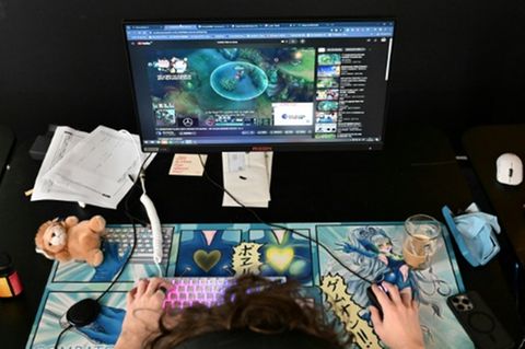 E-Sportler beim Computerspielen