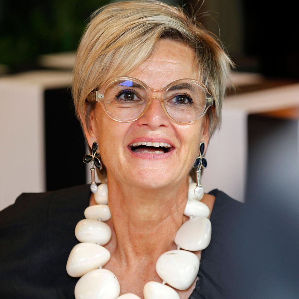 Die Adelige Gloria von Thurn und Taxis lacht in die Kamera