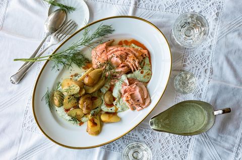 Genusskolumne Einfach Essen: Lachsfilet mit Kartoffeln und Dill-Joghurt