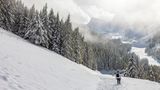 Umgeben von imposanten Dreitausendern  Leicht, 8 Kilometer, 2 Stunden  Start: Skiarena Klausberg und immer geradeaus. Vorbei am Gallhaus. Nach rund zwei Kilometer biegt der Weg links ab, zwei weitere Kilometer erreicht man St. Johann. Dort rasten, die klare Schneeluft und Stille genießen dann wieder kehrt machen