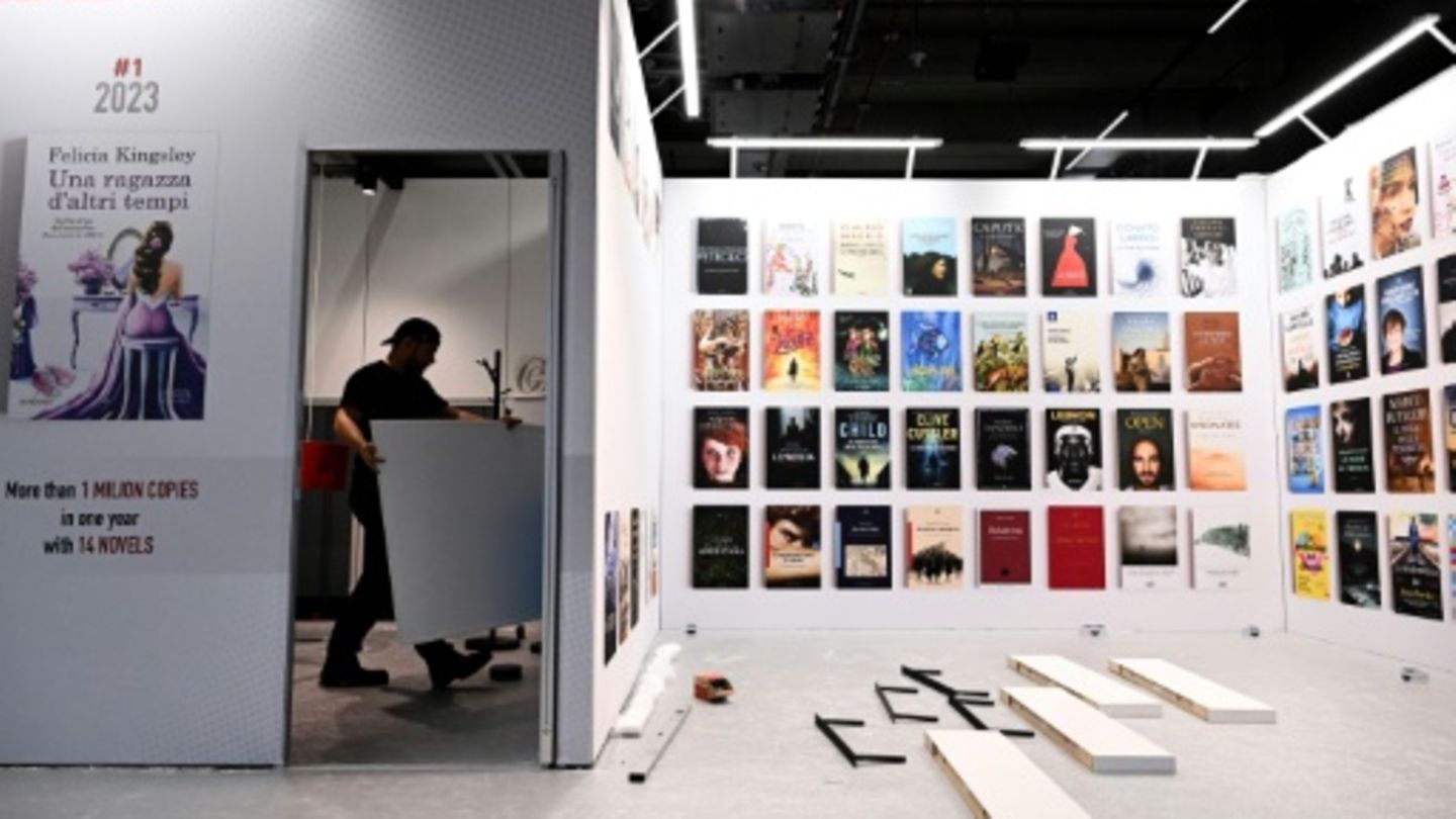 Aufbauarbeiten auf der Buchmesse