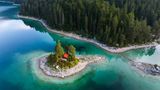 Maximilian Insel im türkisgrünen Eibsee