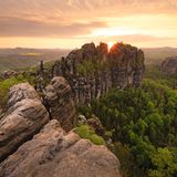 Felskette Schrammsteine im Abendlicht