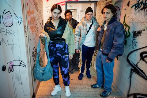 Coole Lappen: Shirin (Manal Raga a Sabit), Amadou (Aaron Maldonado Morales) Rocky (Vito Sack) und Younes (David Ali Rashed, v. l.)