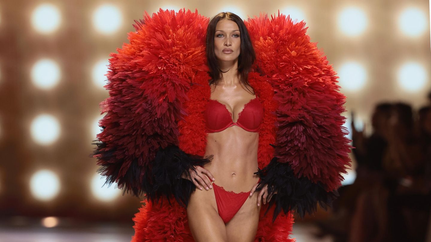 Bella Hadid Victoria's Secret Show Oktober 2024