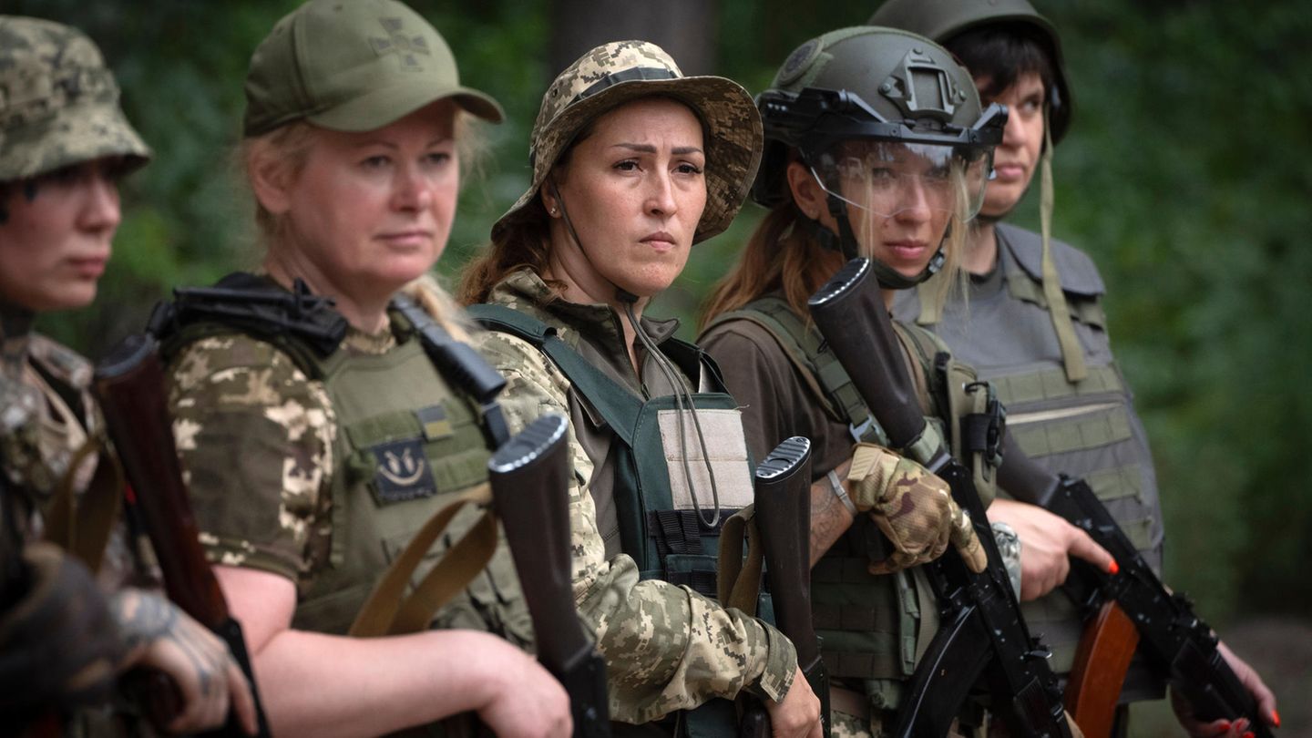 Ukraine: Freiwilligeneinheit "Hexen von Butscha"