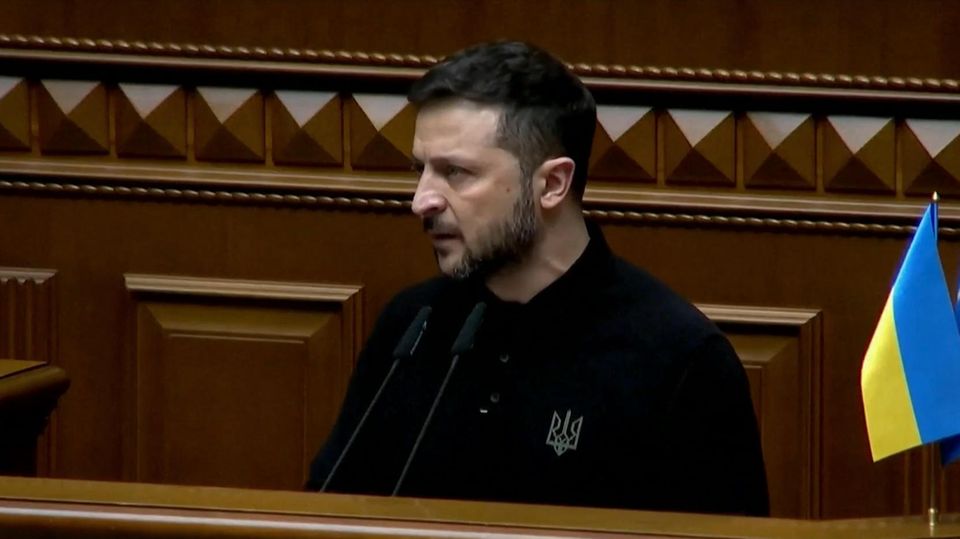 Der ukrainische Präsident präsentierte nun seinen neuen Siegesplan, welcher schon nächstes Jahr den Krieg im Land beenden solle. Dafür stellt er auch an Deutschland Forderungen.