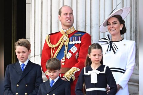 Prinz William und Prinzessin Kate lassen ihre Kinder (v.l.) George, Louis und Charlotte auch mal Kinder sein.
