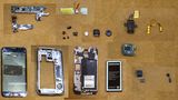 Einzelteile eines Smartphones