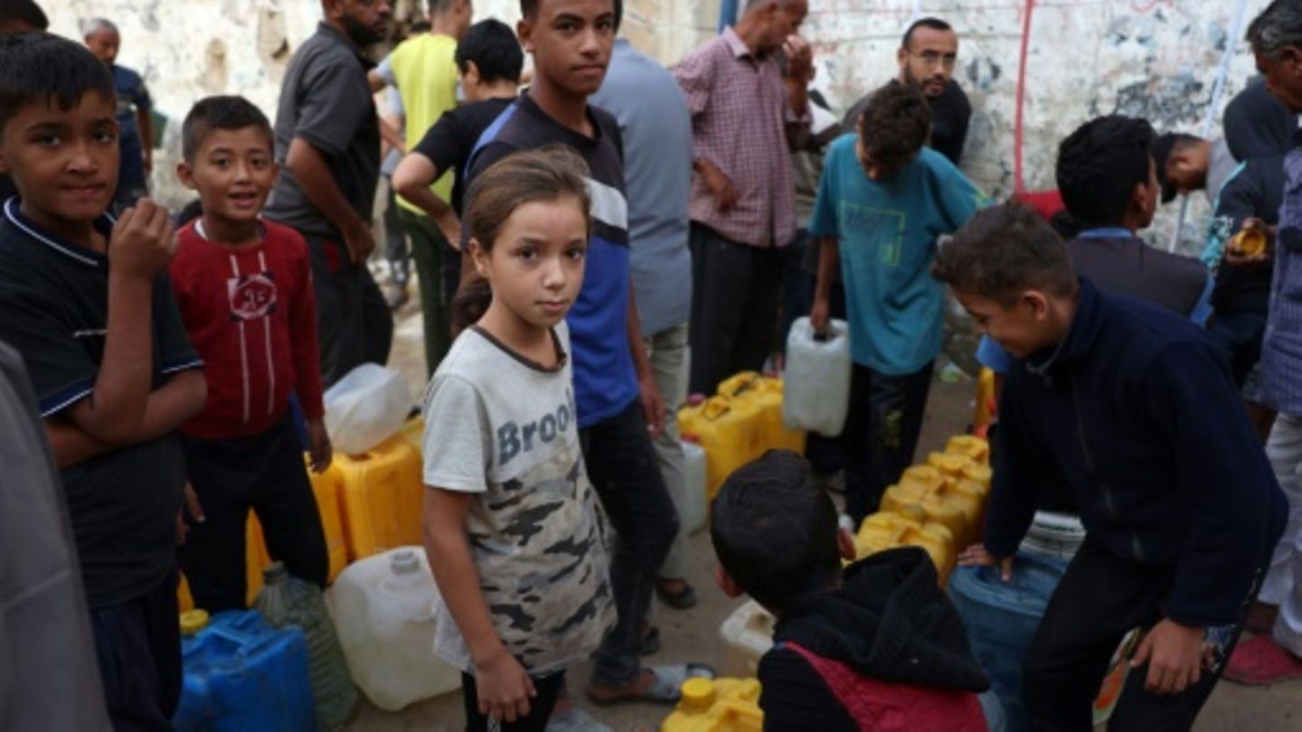 Wasserverteilung in Chan Junis im Gazastreifen