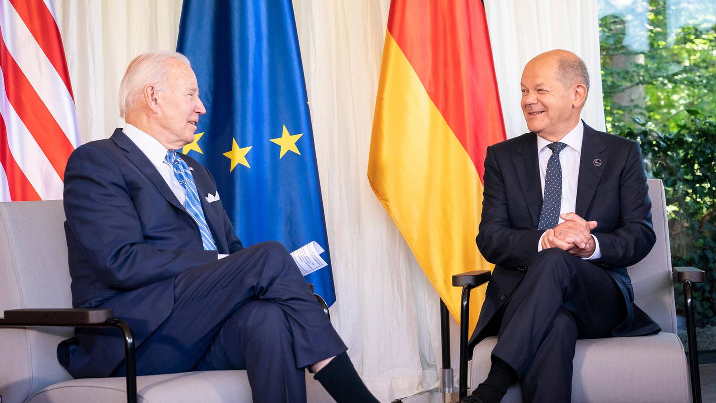 Joe Biden gemeinsam mit Olaf Scholz im Jahr 2022