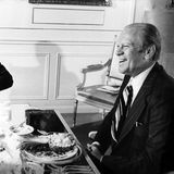 Gerald Ford 1975 mit Schmidt