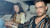 Liam Payne und Maya Henry sitzen im Auto und halten Händchen
