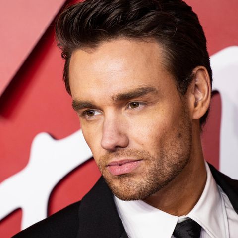 Portrait von Liam Payne, der ein wenig melancholisch zur Seite guckt