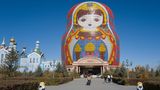 Ein Hotel im Design einer Matrjoschka in China