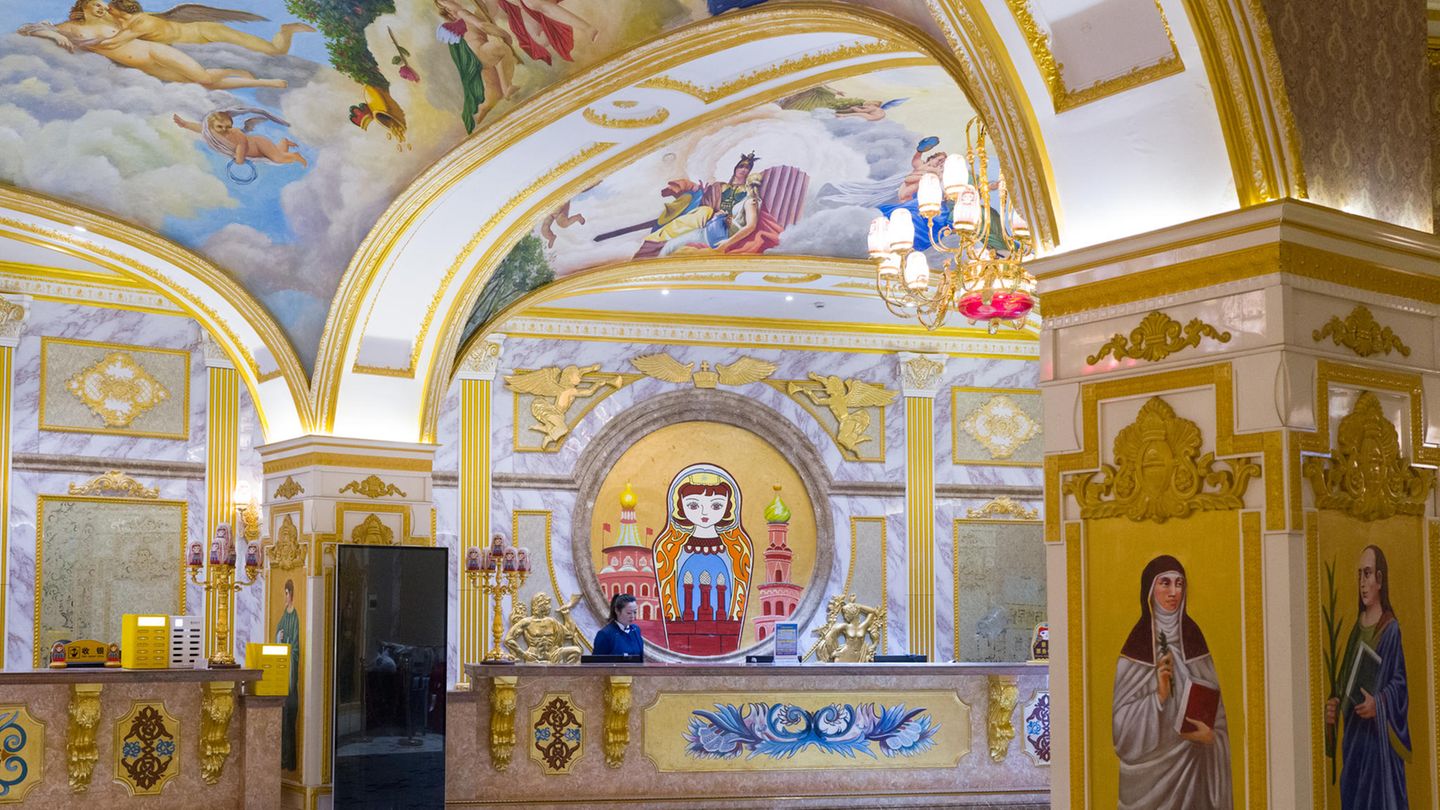 Die Hotel Rezeption des Matrjoschka Hotels