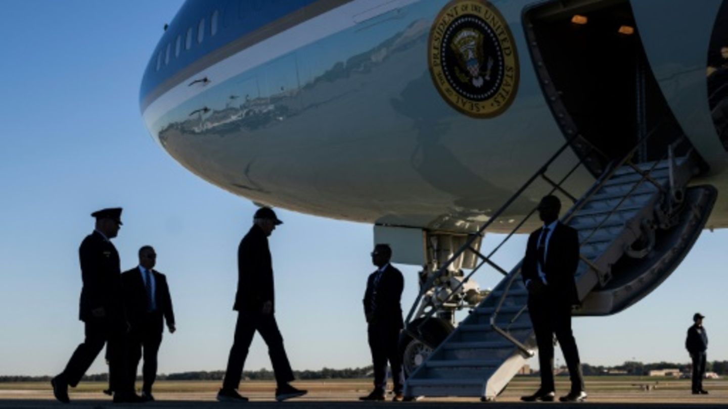 US-Präsident Biden auf dem Weg in die Air Force One