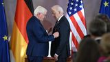 Steinmeier zeichnet Biden aus